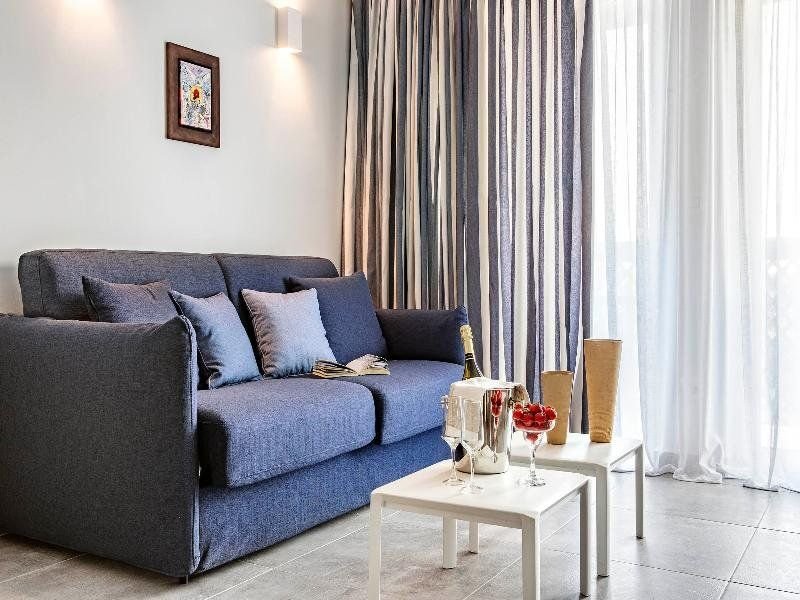 Mystery Skiathos Luxury Residence 11