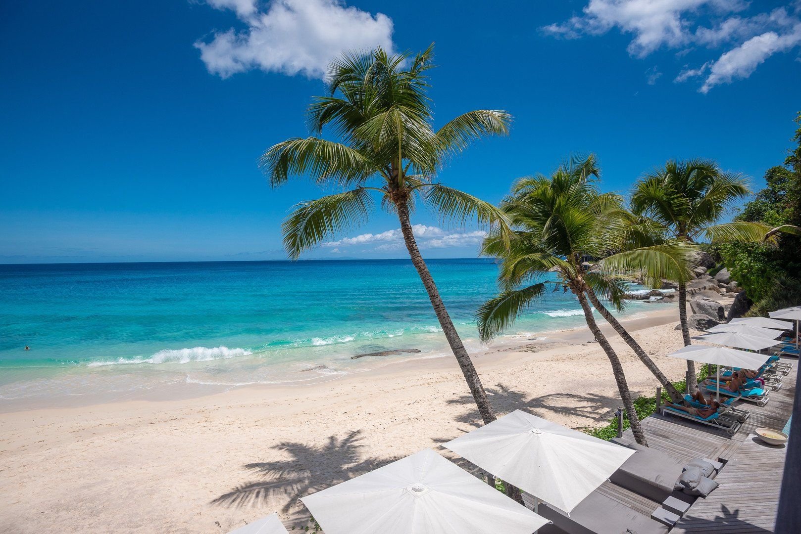 Carana Beach Hotel 14