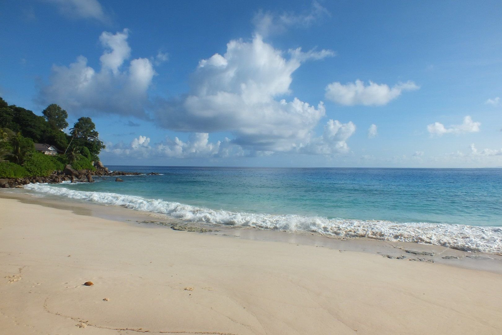 Carana Beach Hotel 15