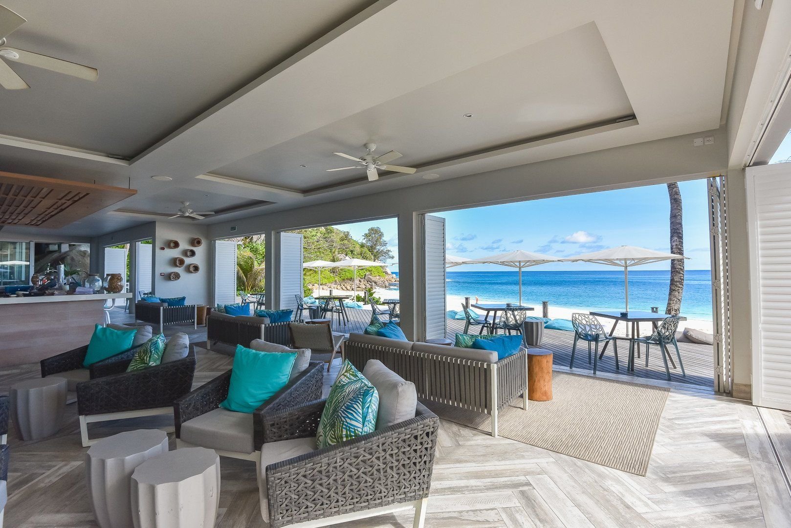 Carana Beach Hotel 9