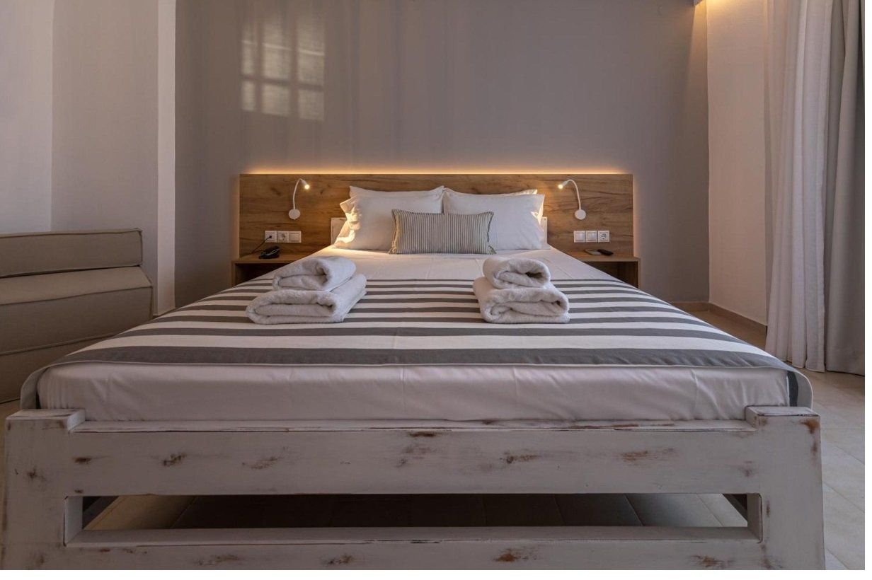 Triton Authentic Cretan 6