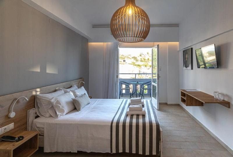 Triton Authentic Cretan 7