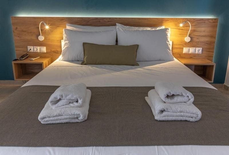 Triton Authentic Cretan 8