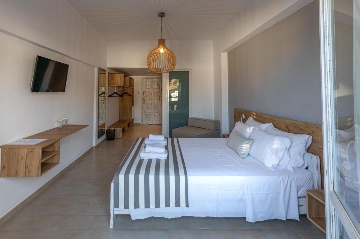 Triton Authentic Cretan 9