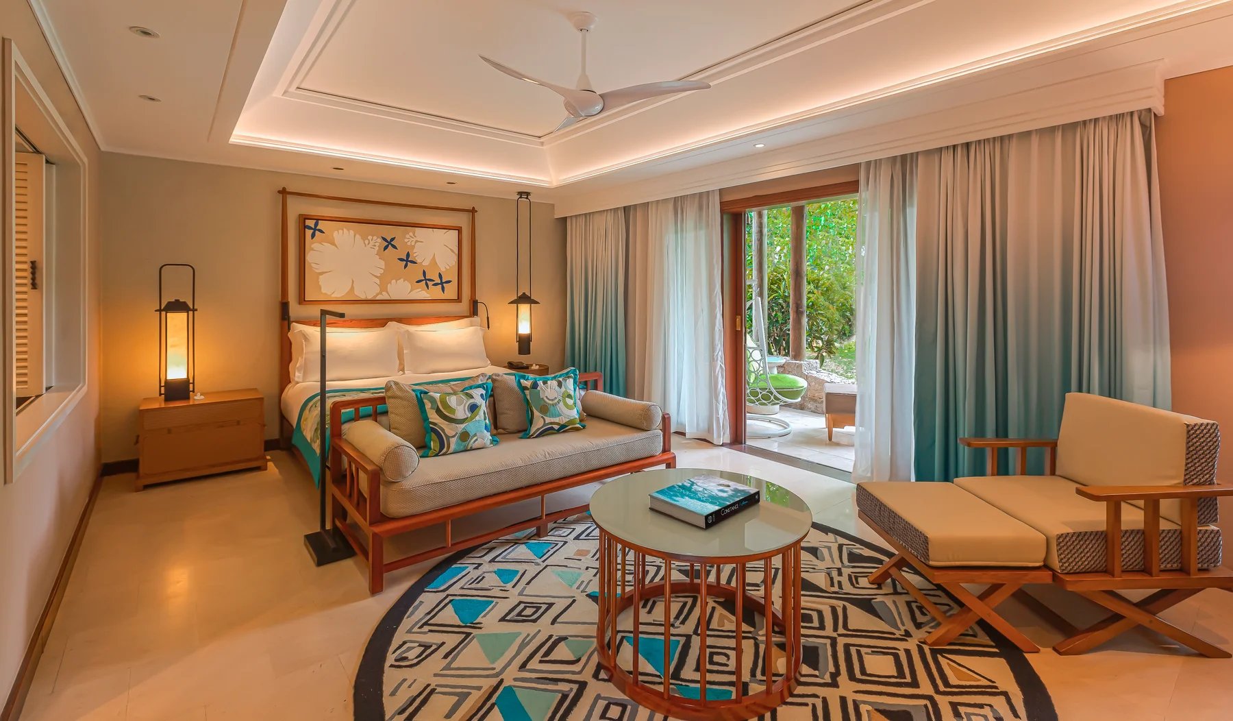 Constance Lemuria 15