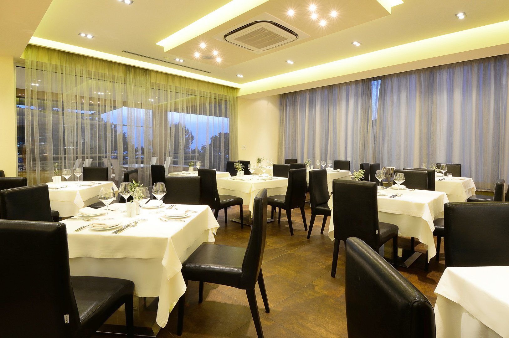 Royal Paradise Beach Resort & Spa 9