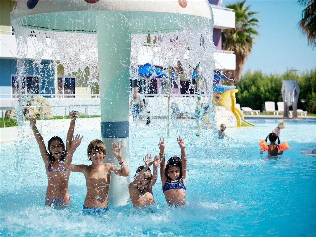 Esperides Beach Resort 9