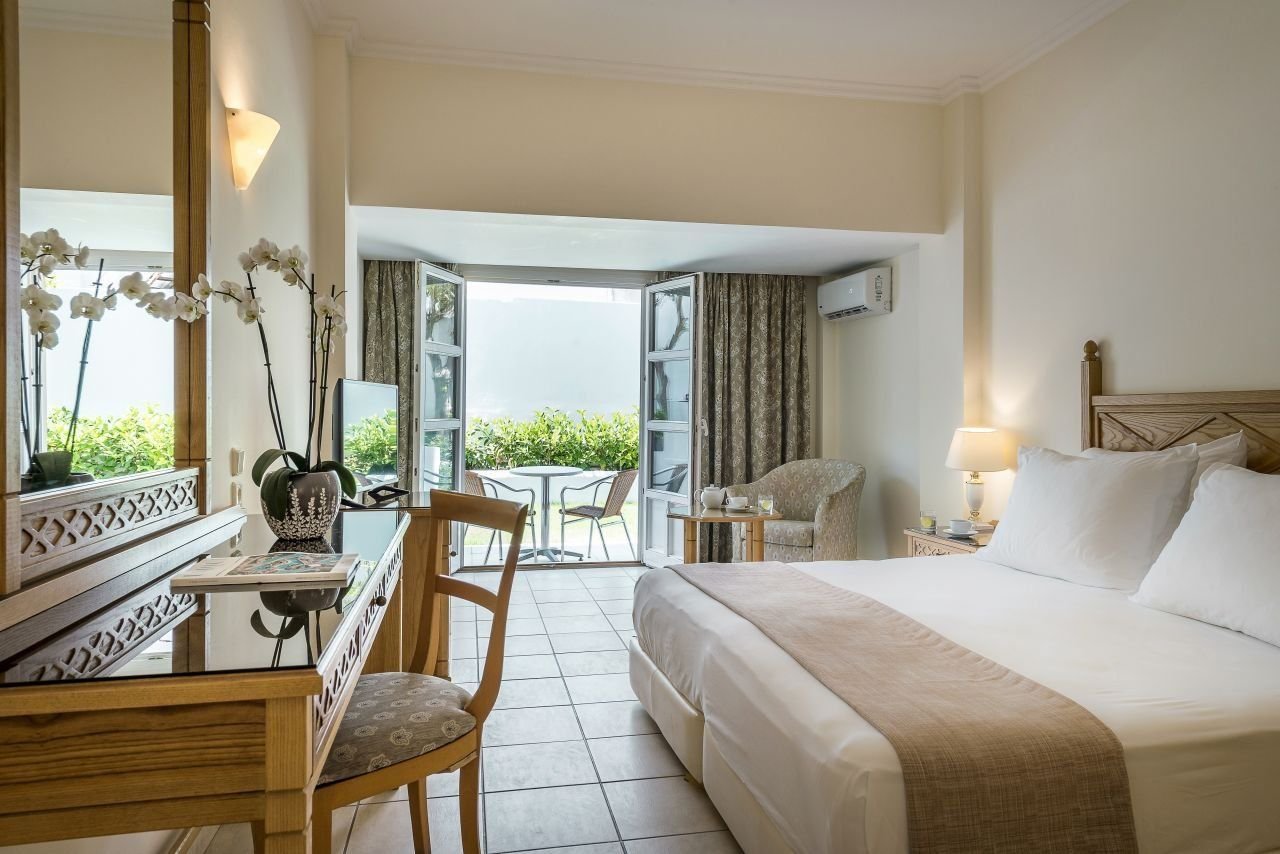 Canvas By Mitsis Petit Palais 4