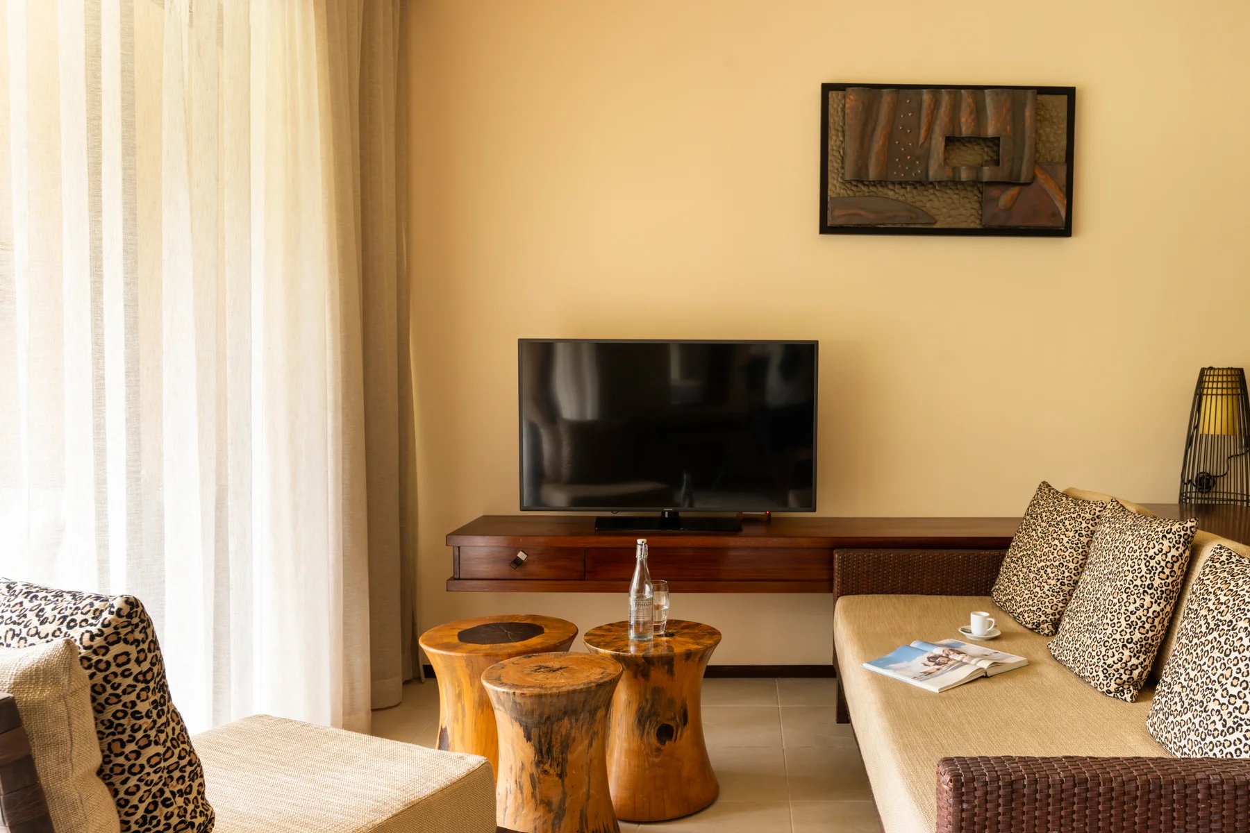 Constance Ephelia 19