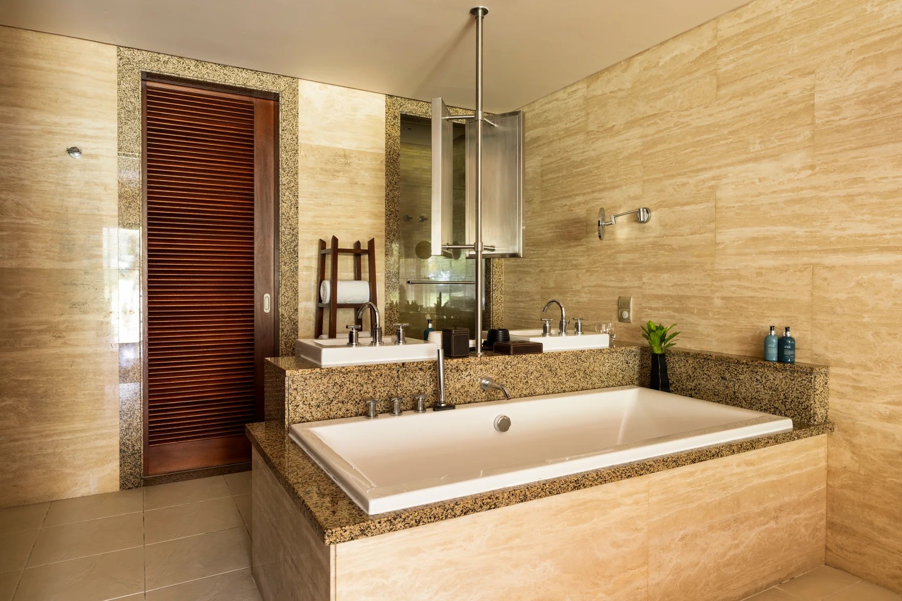 Constance Ephelia 20