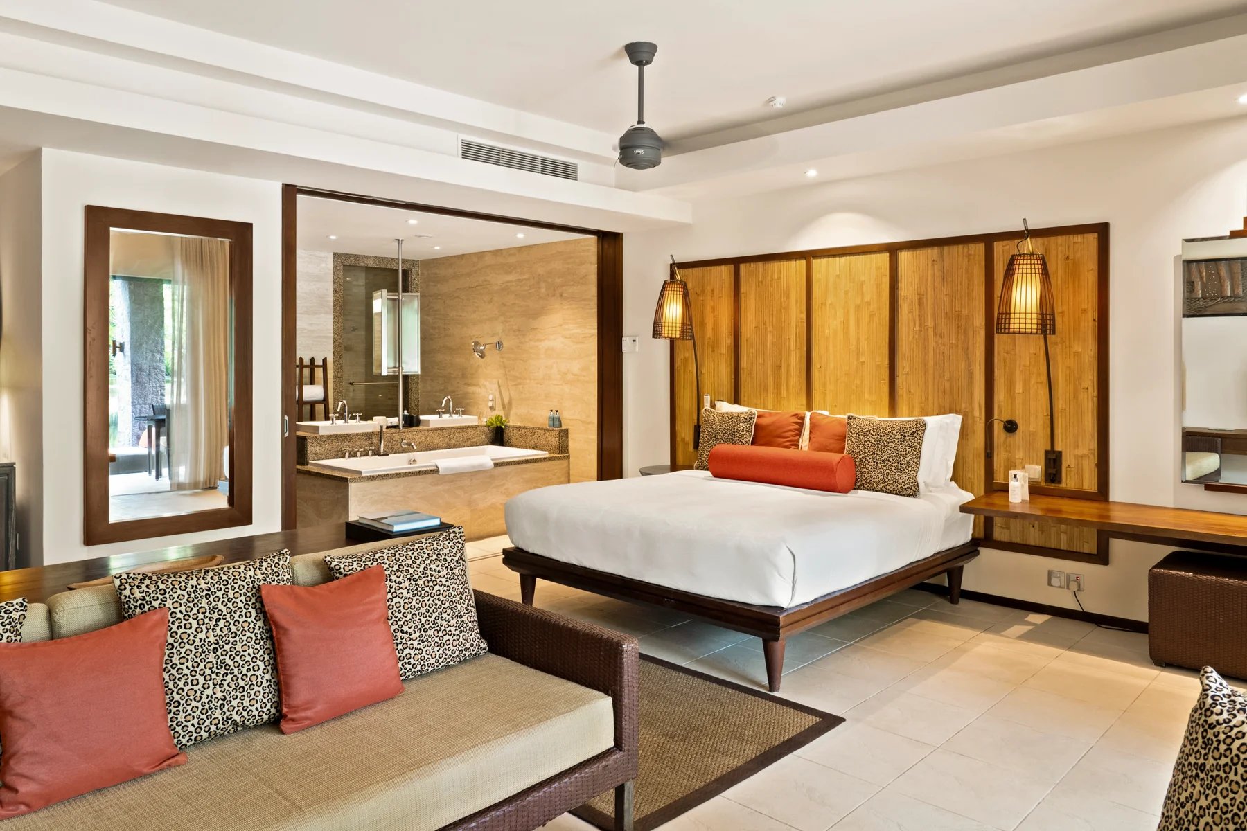 Constance Ephelia 17