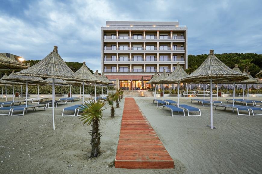 Eter Hotel 13