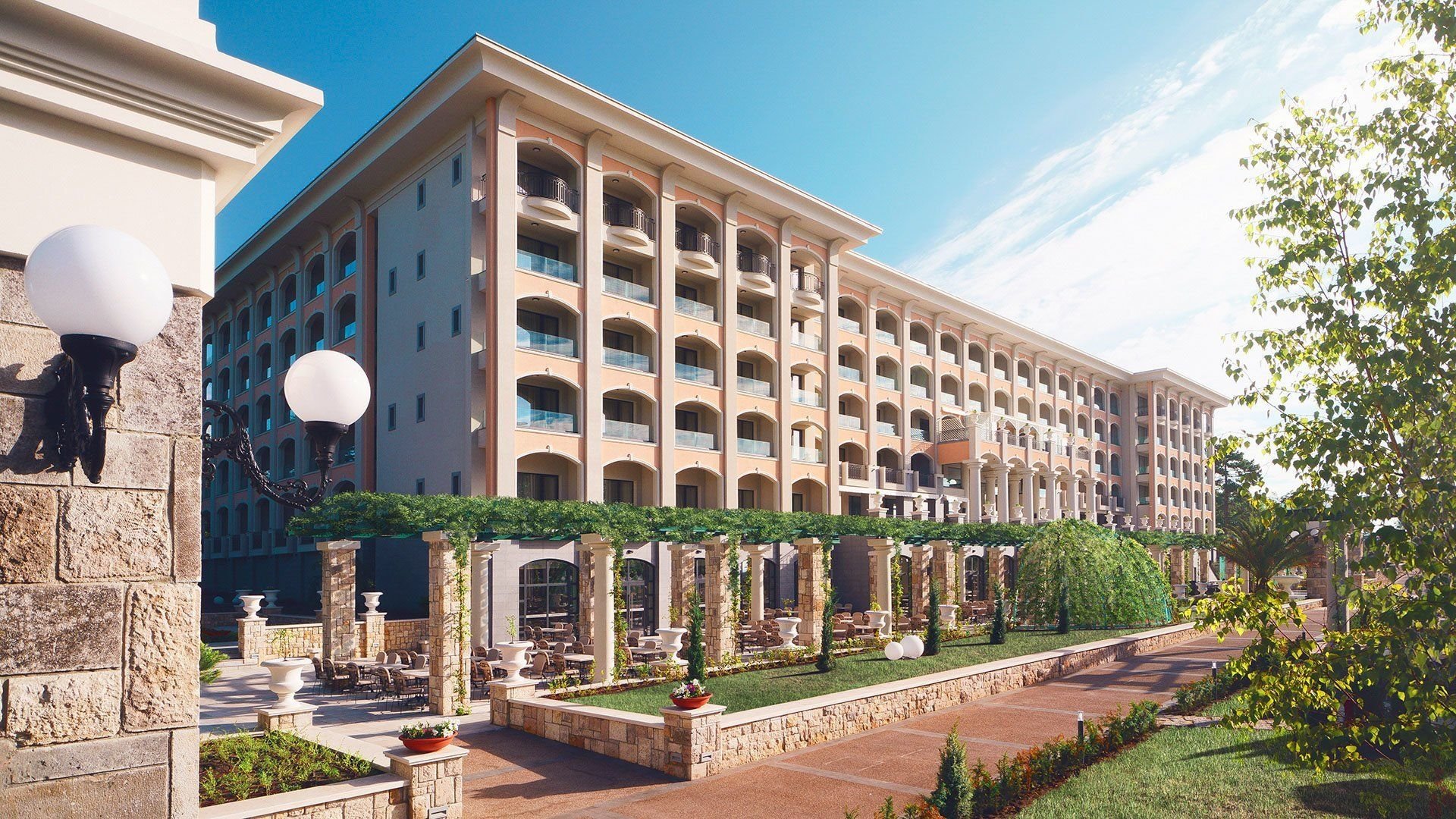 Astor Garden Hotel 22