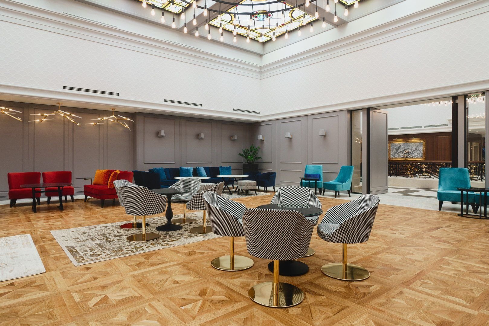 Astor Garden Hotel 10