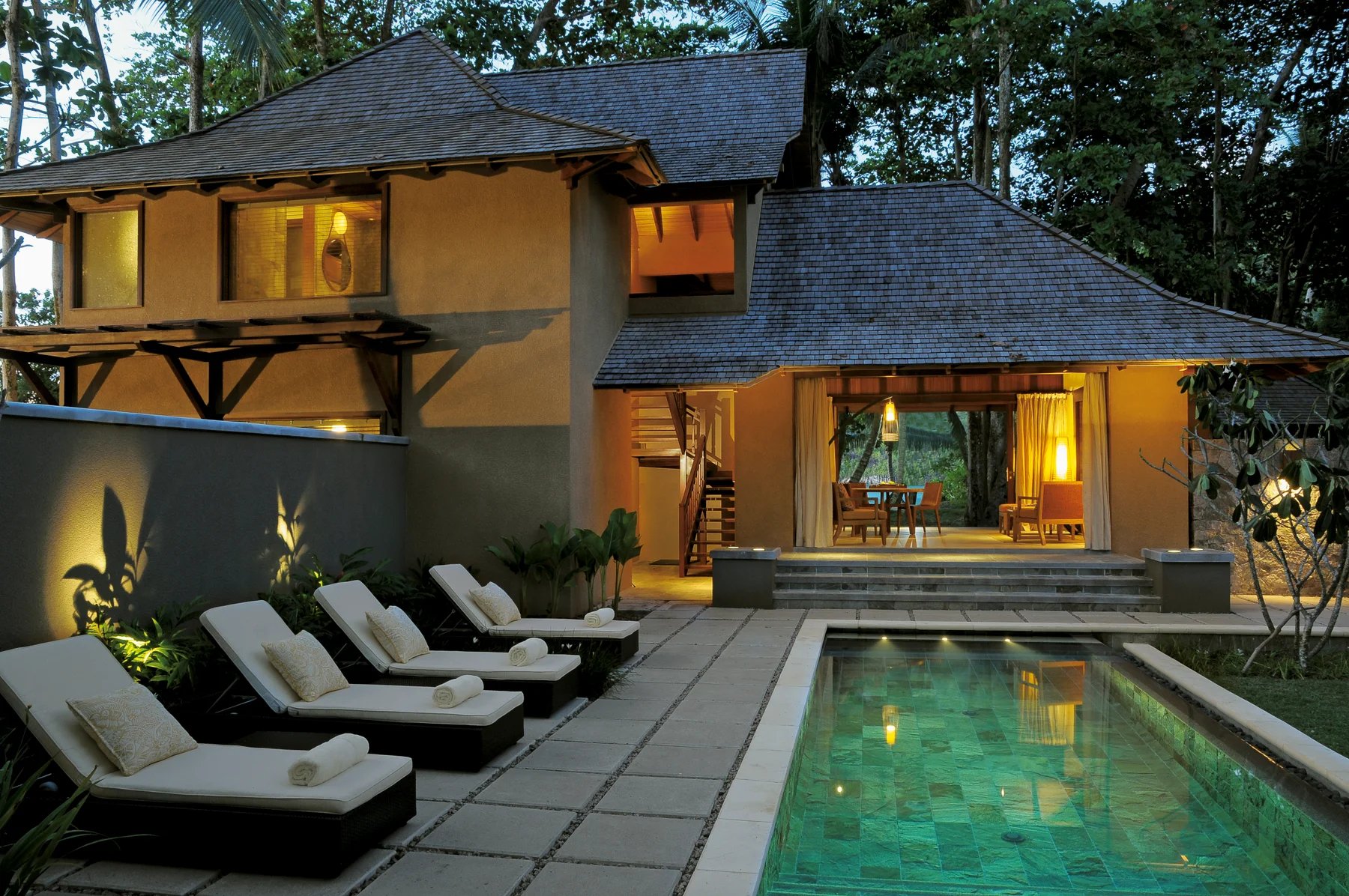 Constance Ephelia 11