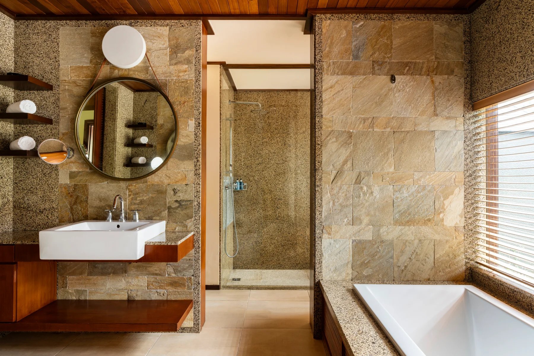 Constance Ephelia 16