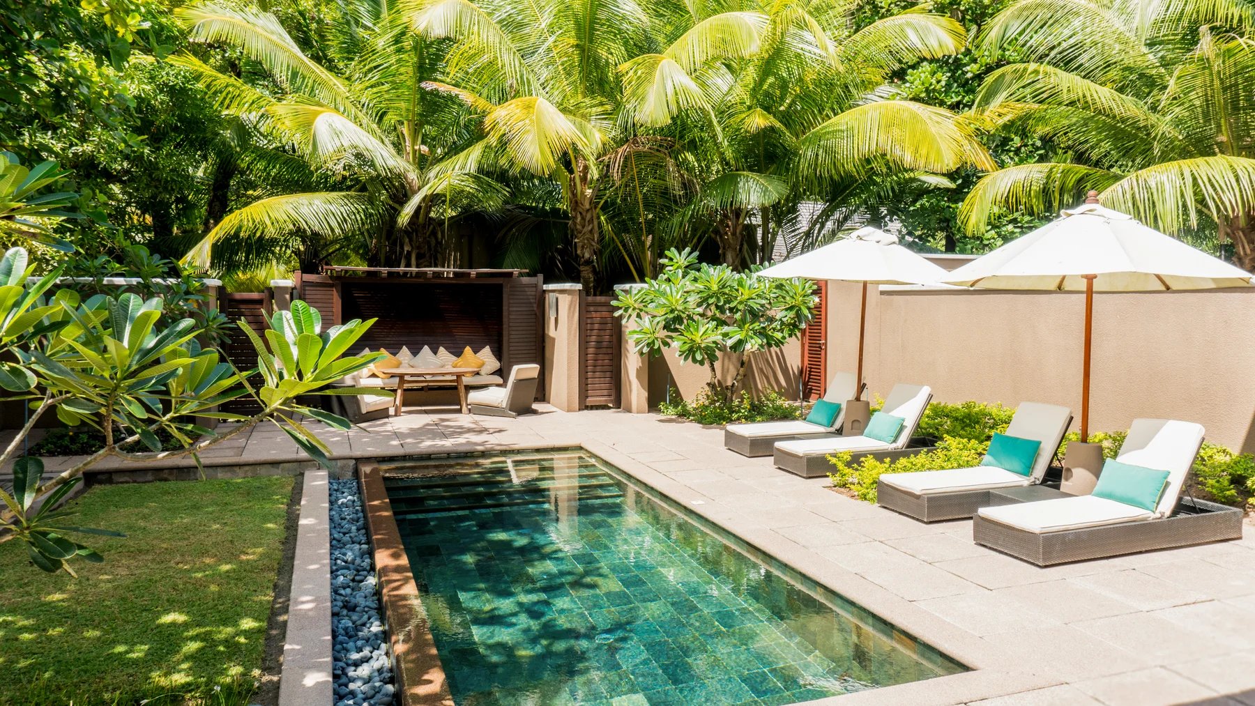 Constance Ephelia 12