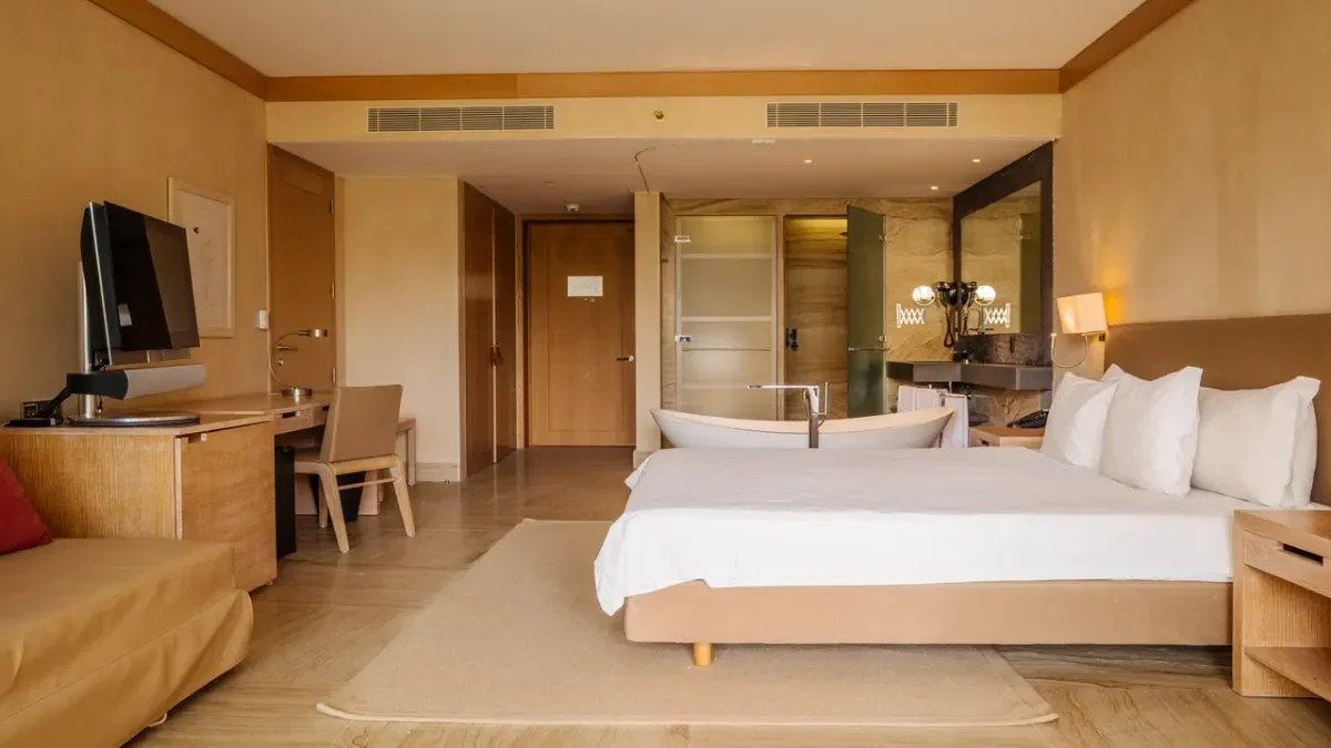 The Navigator - Colombus 25