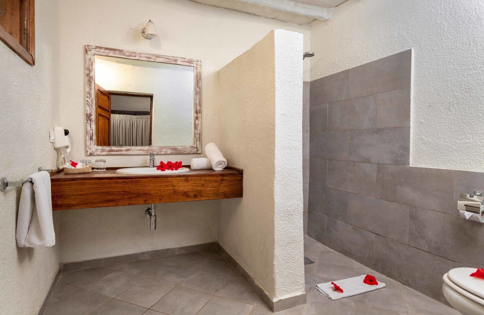 Karafuu Beach Resort & Spa 4