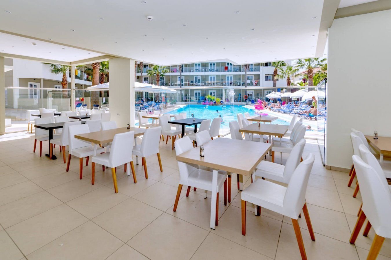 Cameo Beach Resort 15