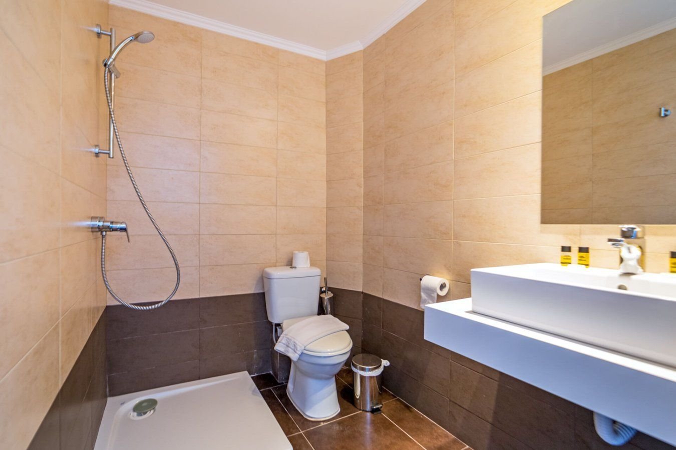 Cameo Beach Resort 7