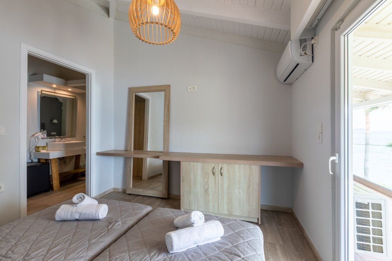 Cameo Beach Resort 10