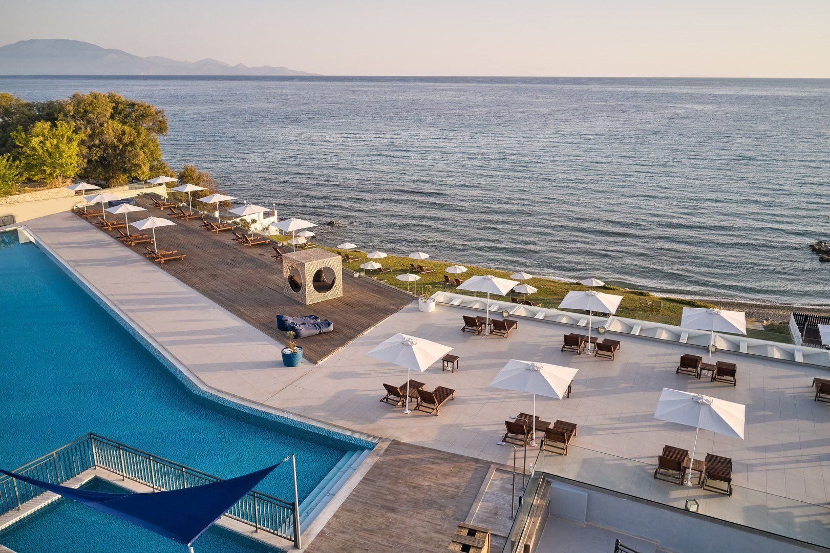 Cavo Orient Beach Hotel 4