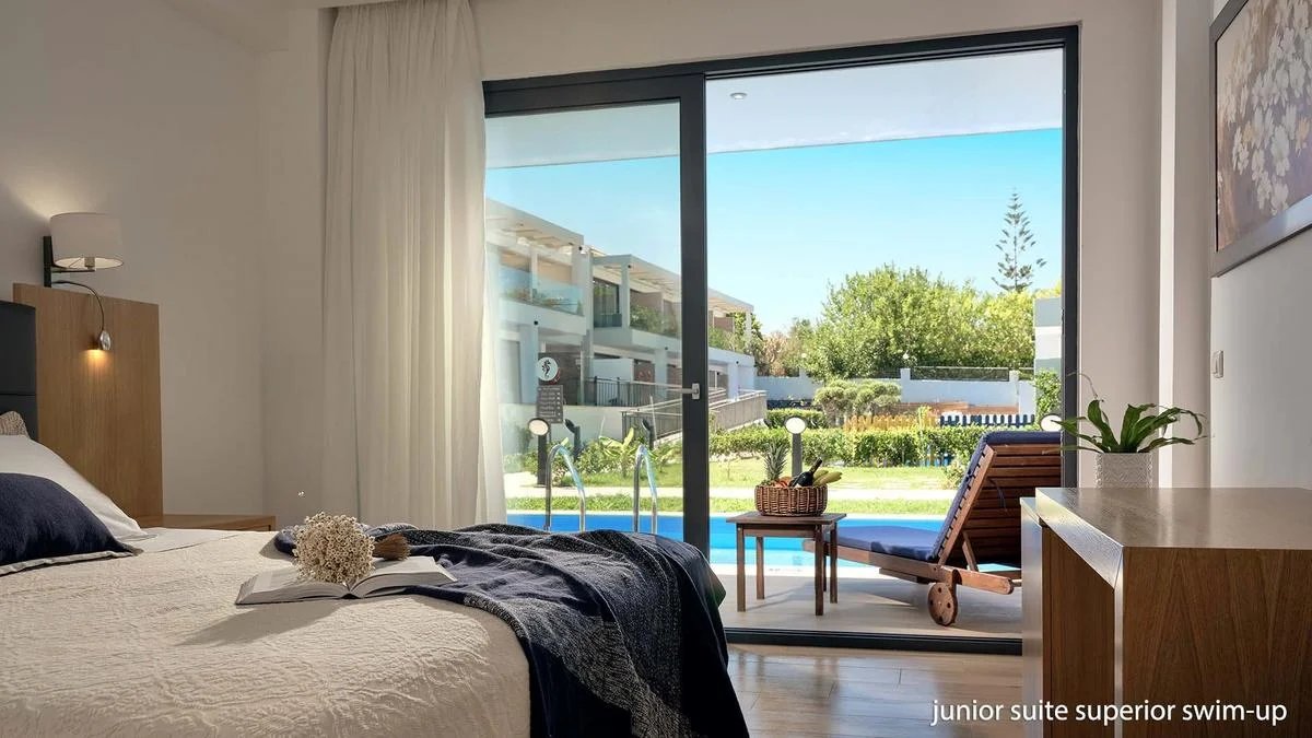 Cavo Orient Beach Hotel 11