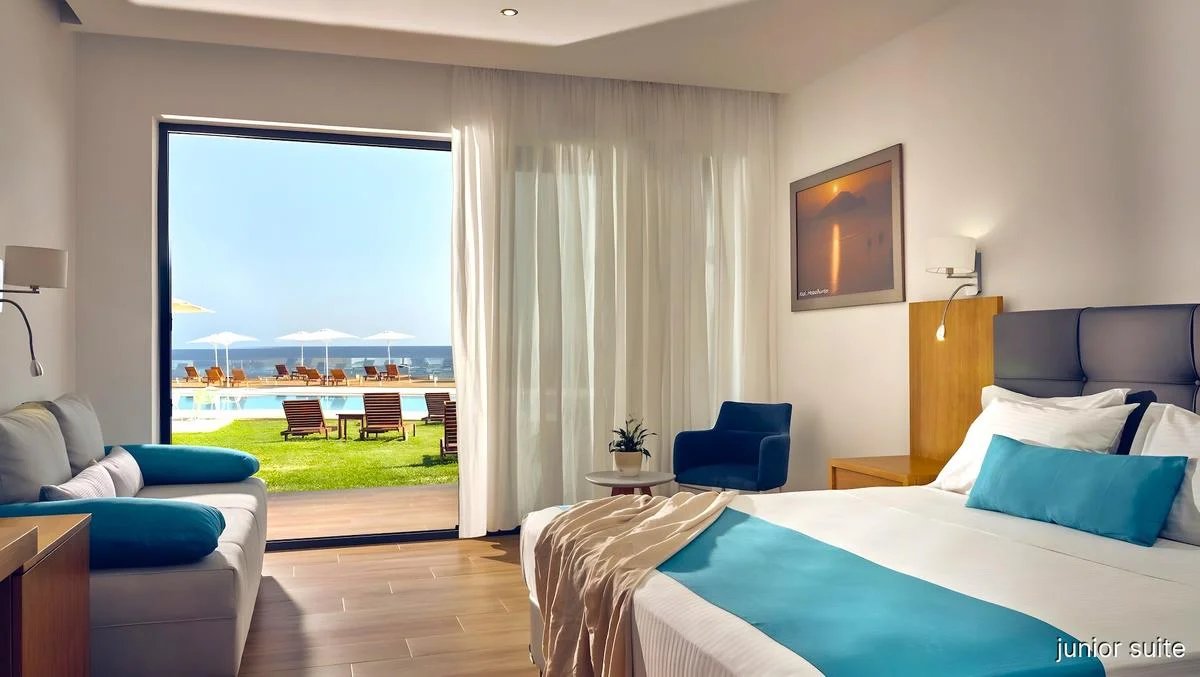 Cavo Orient Beach Hotel 6