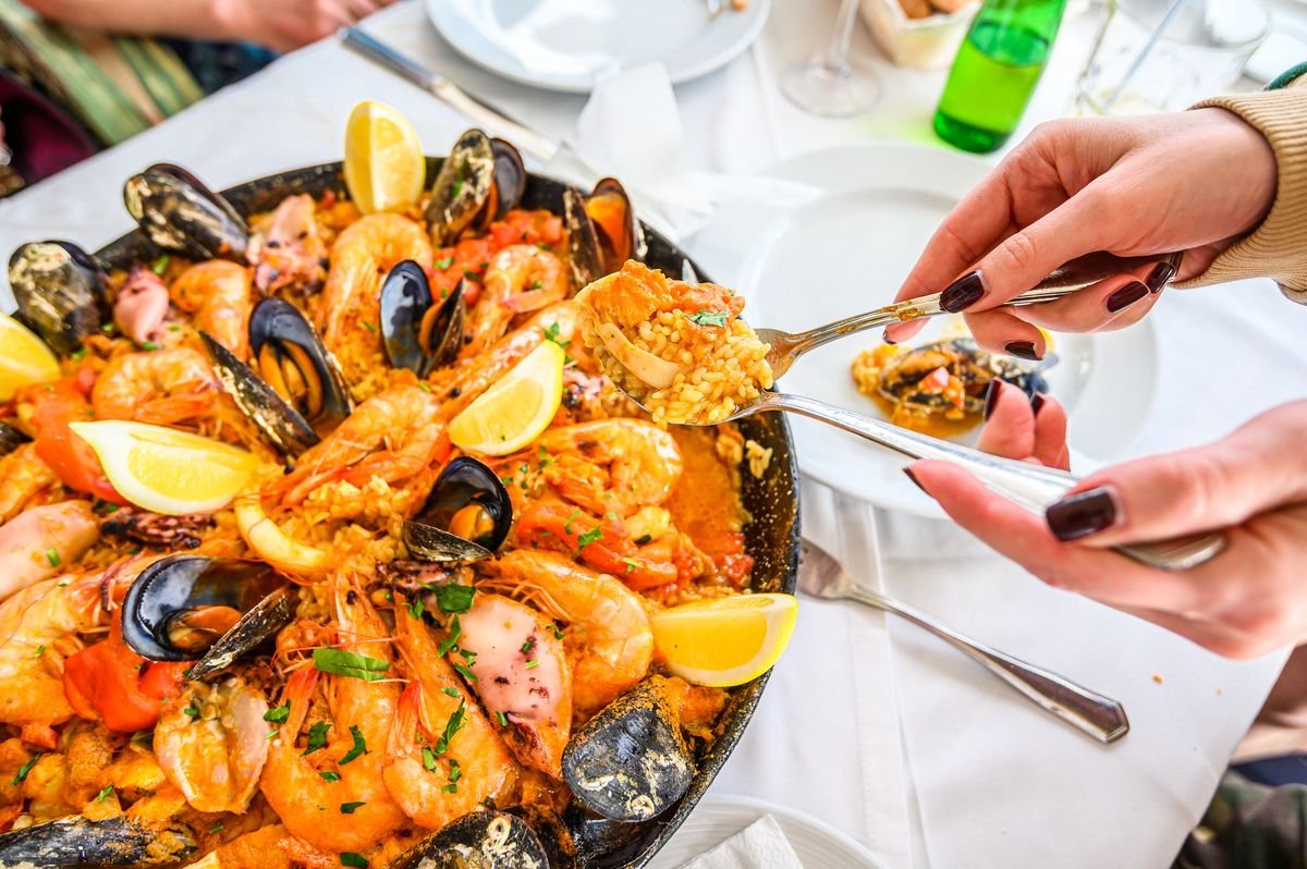 Paella w kuchni hiszpańskiej