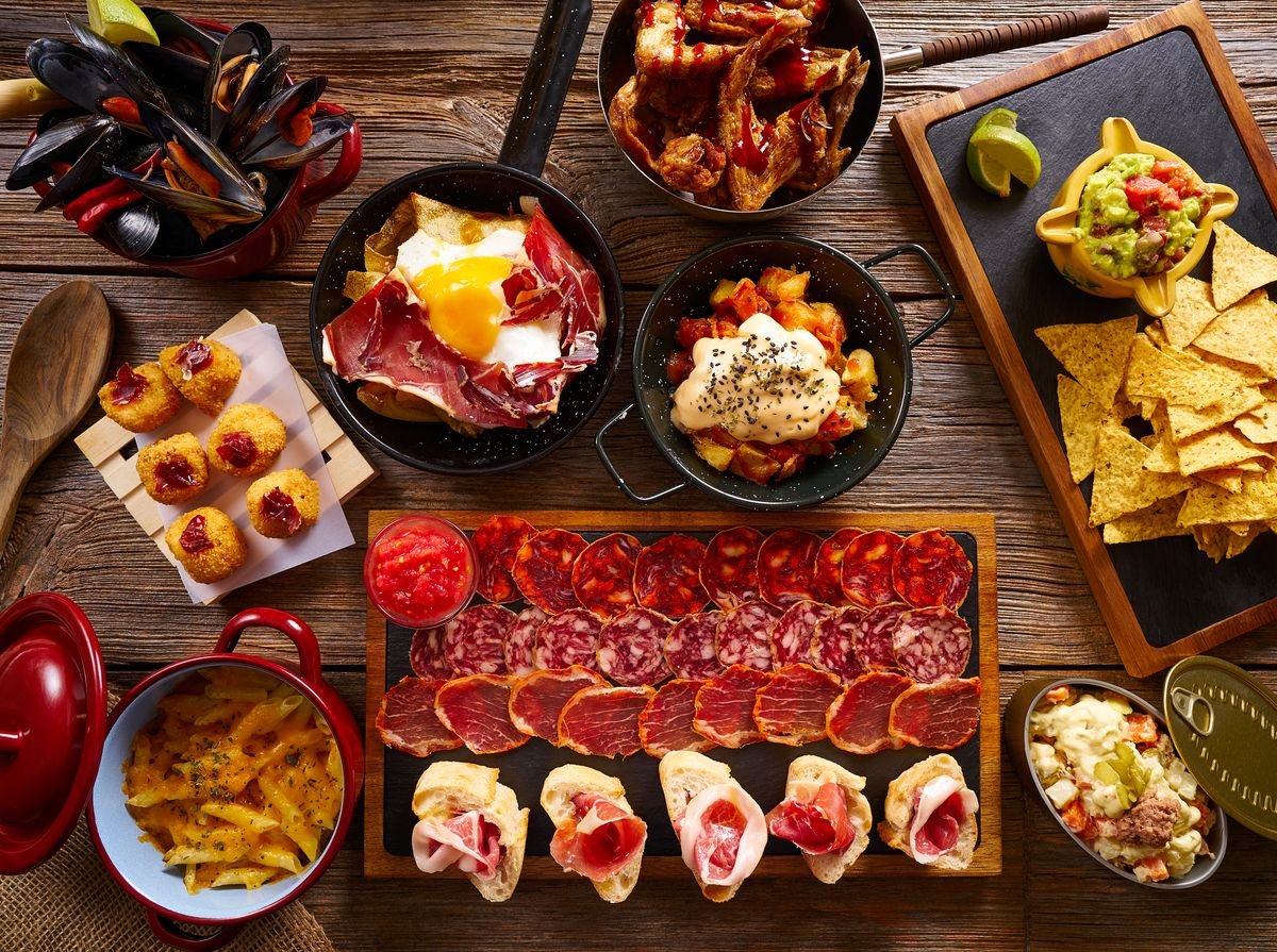 Tapas to klasyczny typ posiłku w Hiszpanii