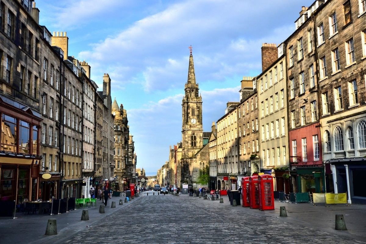 Royal Mile w Edynburgu, czyli ulica, która wiedzie przez stare miasto