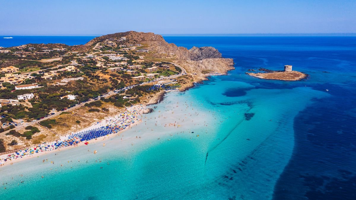 A long and wide beach in Sardinia